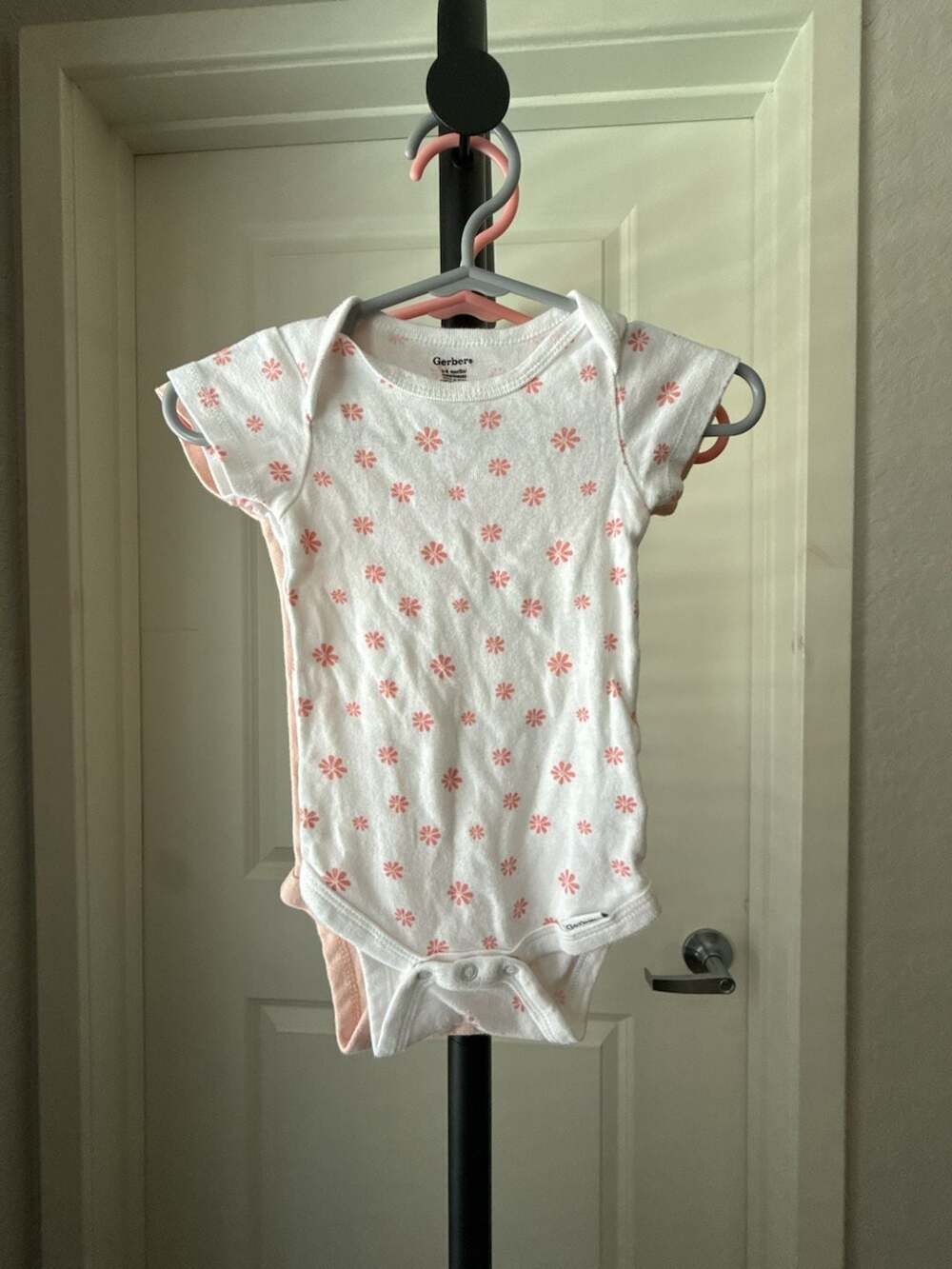 Gerber Baby Girl Short Sleeve Bodysuits 2-Pack (Peach and Floral Print)